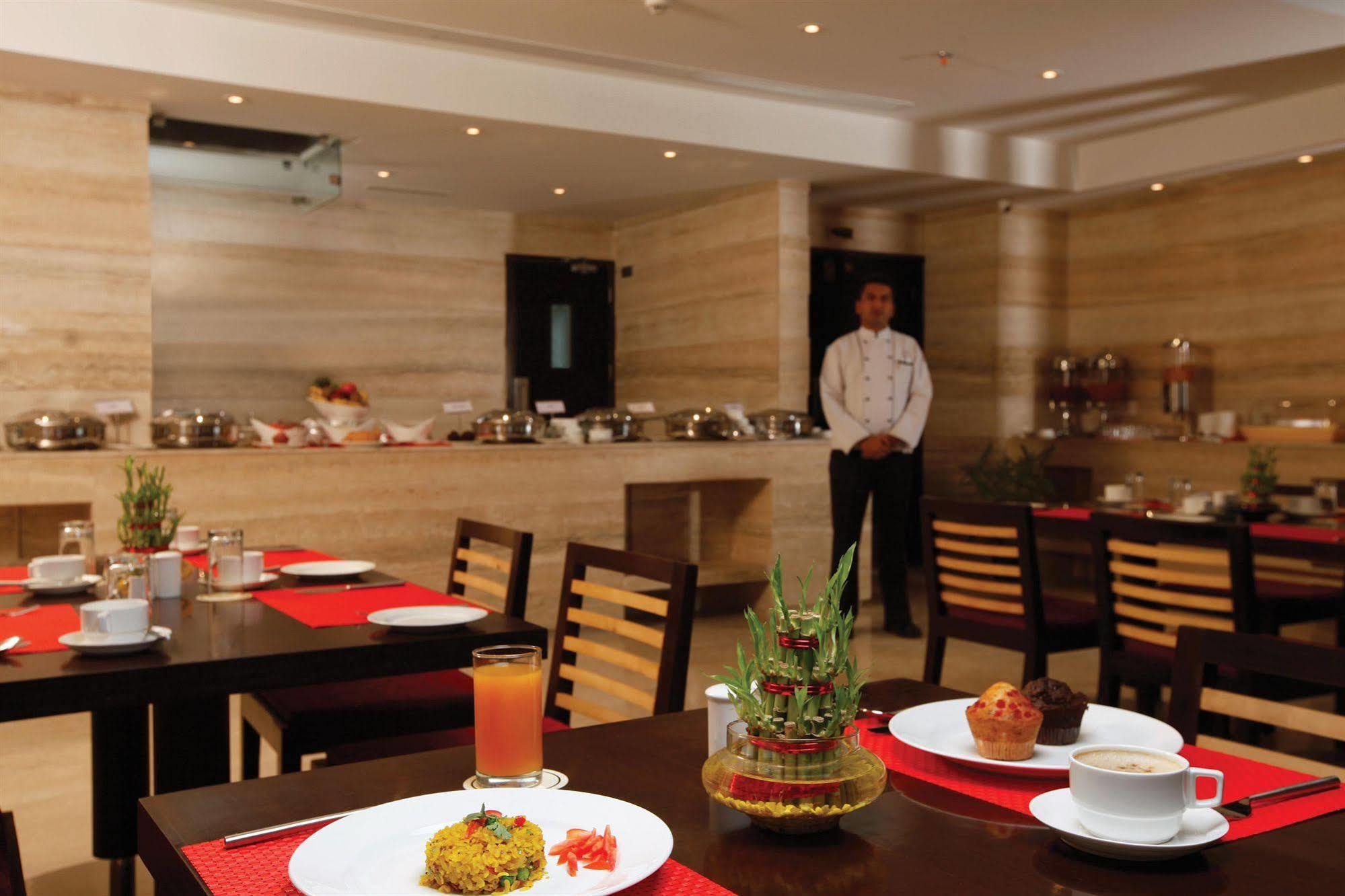 Hotel Vrisa Jaipur Extérieur photo